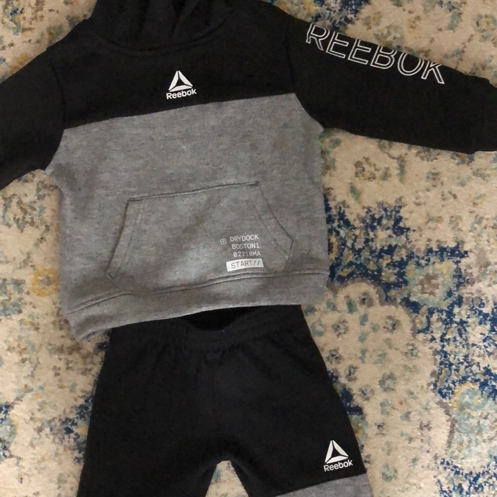 Boys Reebok set - Picture 2 of 7